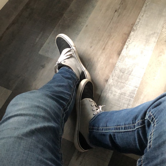 Black and grey vans shoes, they are size 11 - Picture 5 of 5